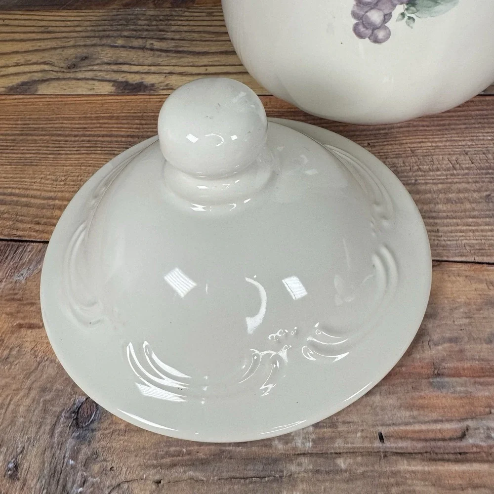 Vintage Pfaltzgraff Grapevine Stoneware Canister W Lid Discontinued- READ‎